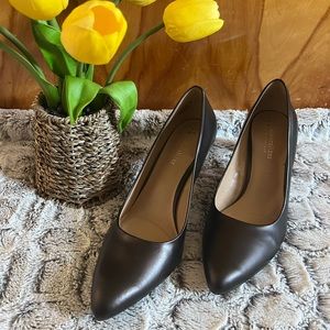 Preowned Beautiful Naturalizer Shoes (9N)